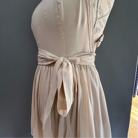 Urban Outfitter Kimchi Blue Trapunto Stitch Cross-Back Romper Beige Sz 6 - Picture 4 of 9